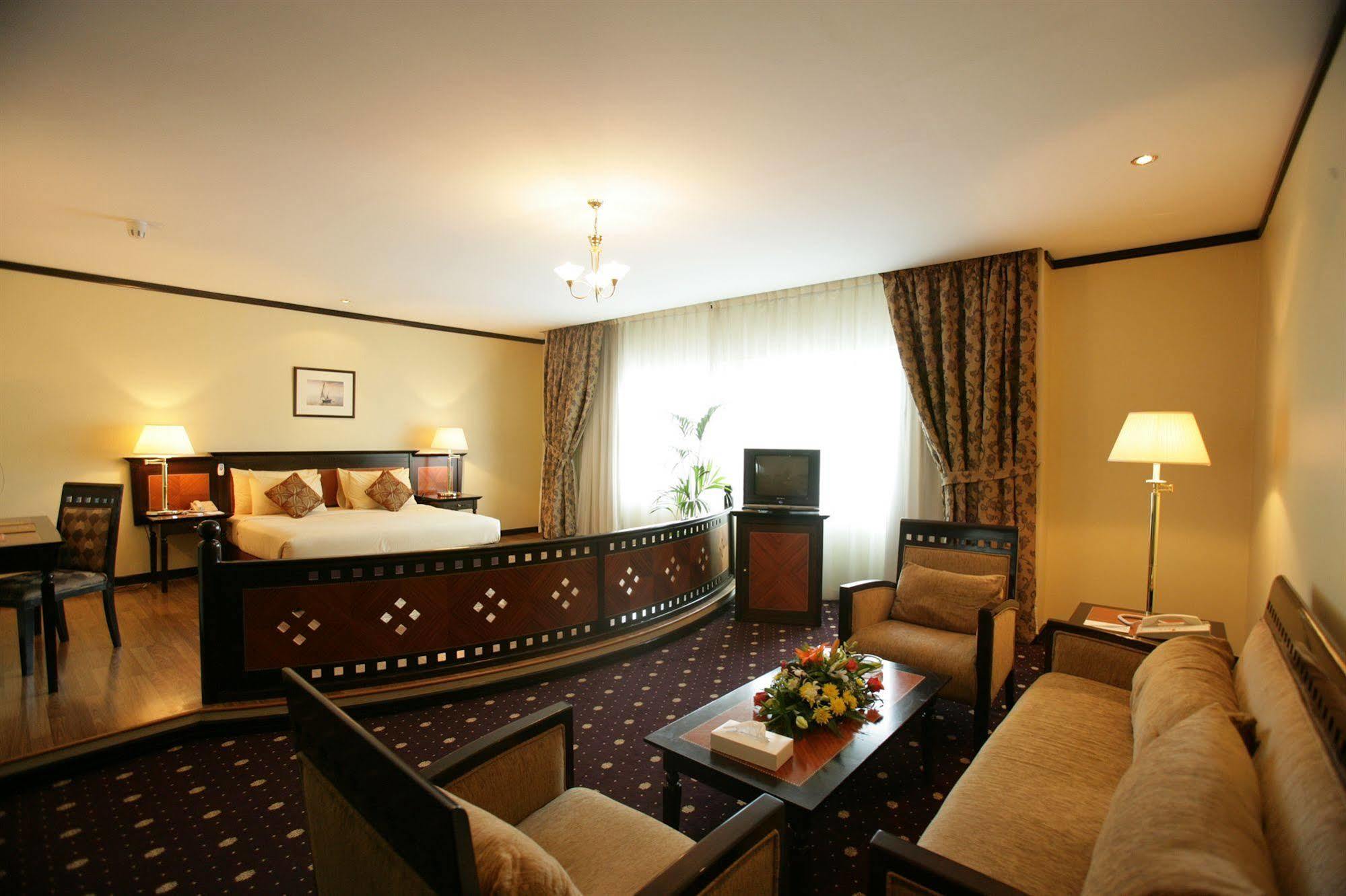 Rolla Suites Hotel -Former J5 Bur Dubai Hotel Eksteriør billede
