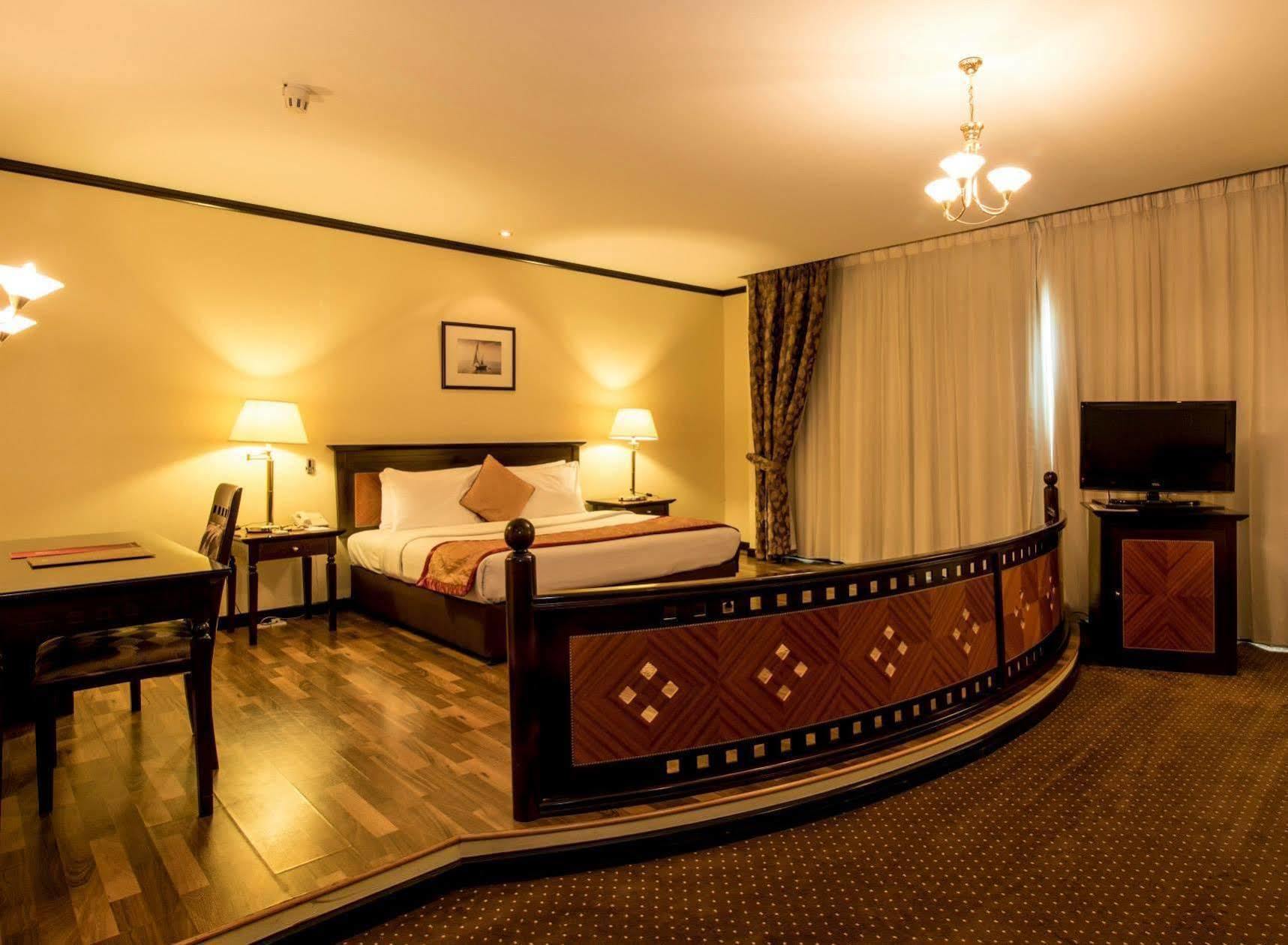 Rolla Suites Hotel -Former J5 Bur Dubai Hotel Eksteriør billede